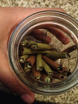 alwaysclassyxo:  One days blunts. Eight hour drive, it was much needed. 