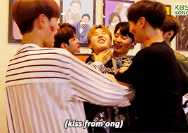 sungwoony:w1 just love sungwoon so much :)