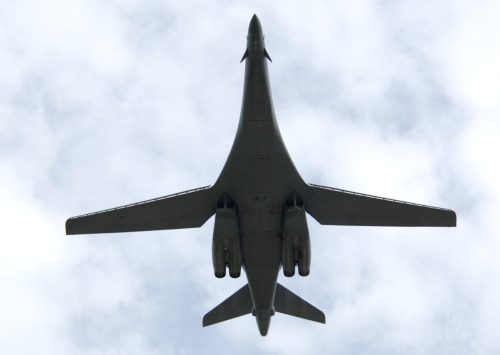 rocketumbl:  B-1B 