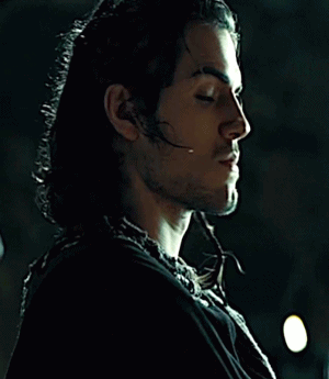 People On Tumblr: Bearded Men Are Not AtractiveHenry Cavill: Hold My Beer