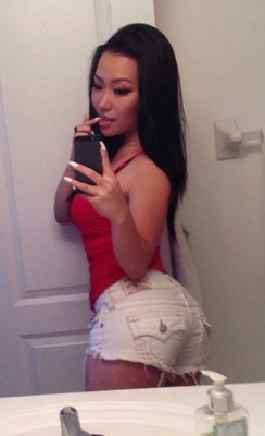 selfieasiangirl:  Selfie Asian girl sweet