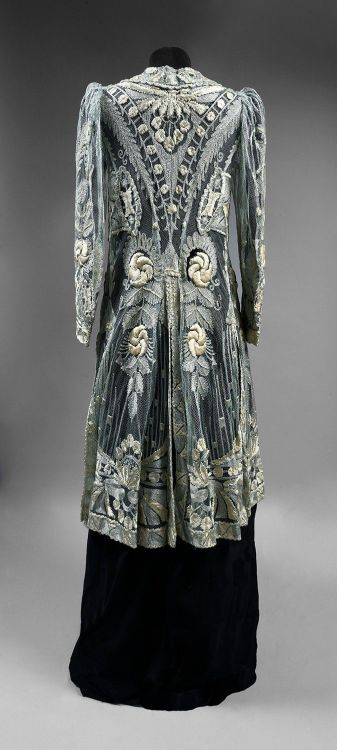 Worth evening coat ca. 1905-10From Coutau-Bégarie via Interencheres