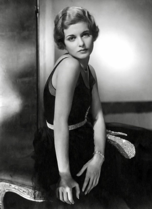 summers-in-hollywood: Joan Bennett, 1928. Photo by Edward Steichen