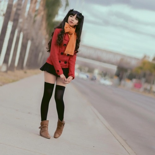 It’s a casual day in the city with #tohsakaRin >>#rintohsaka cosplay by @may.sakaali .