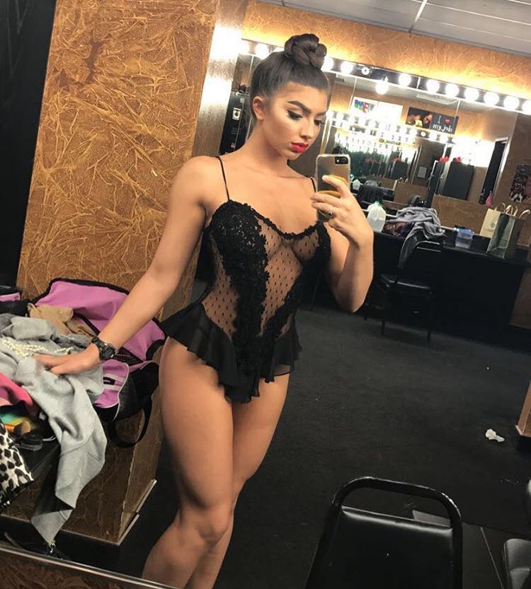 stripper-locker-room:  https://www.instagram.com/swoleprincesa/