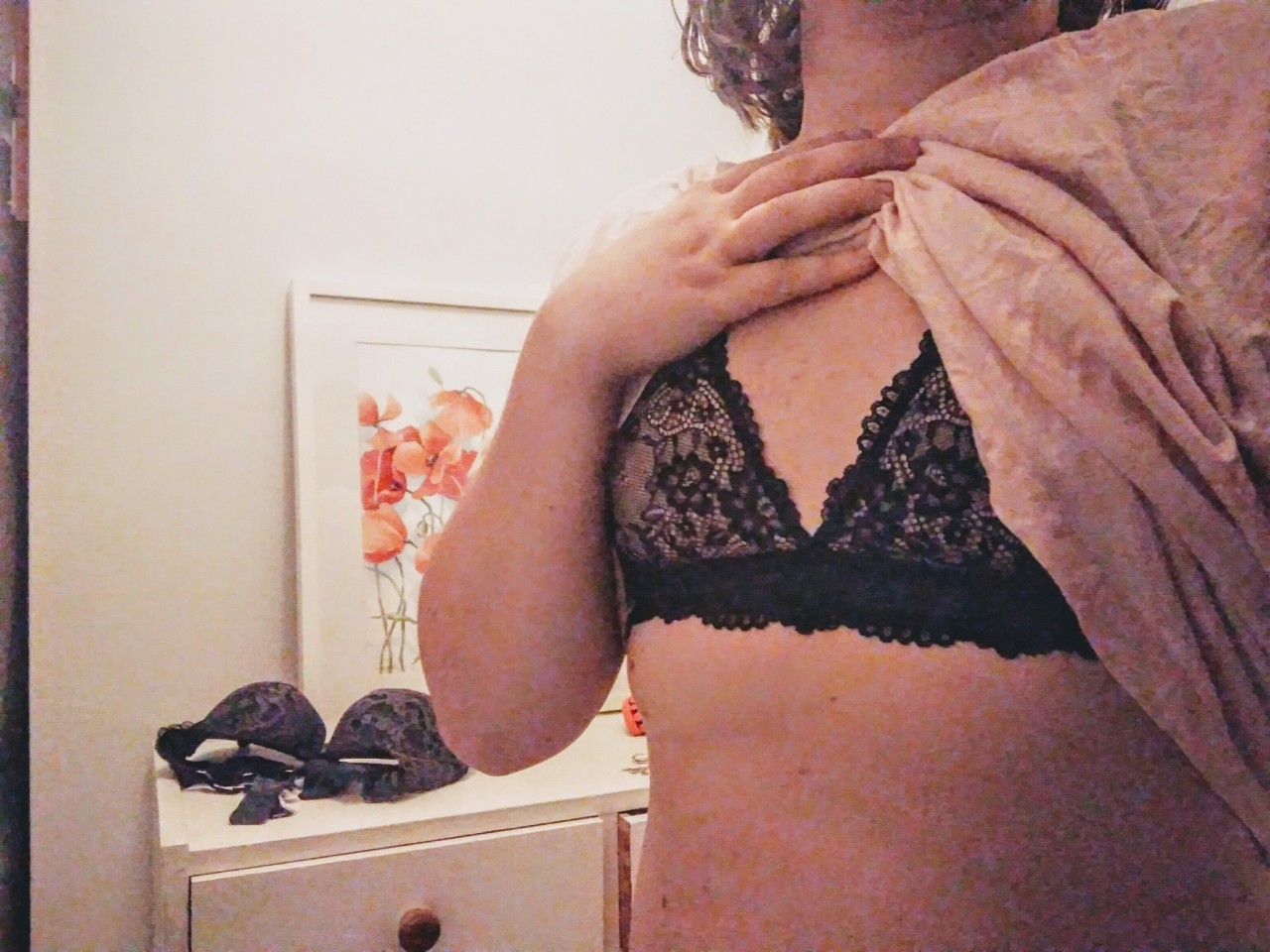 Porn photo amaranthdesires:Tiny breasts and lace bralettes.