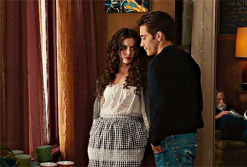 Endless List Of My Favorite Romcom Love Stories : Maggie Murdock (Anne Hathaway) And Jamie Randall (Jake
