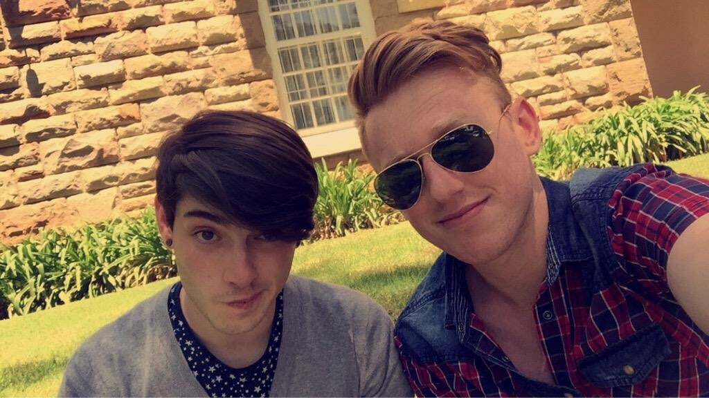 commongayboy:  Well damnnnnn
