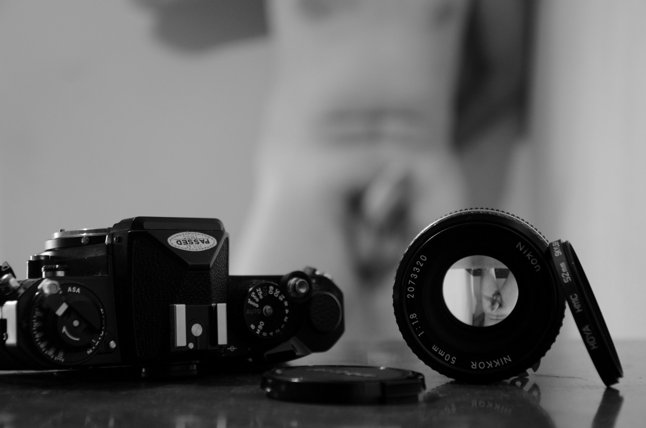 me-just-less-clothes:  This is my late Grandad’s camera, as soon as I figure out