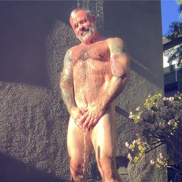 lamsclbear:  A few shots from the backyard shower for Wet Wednesday.