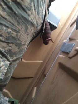 notty06:  This must be a stolen valor…. Never seen a out of shape soldier