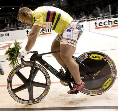 buttmuscled:  maleathleteirthdaysuits:  Robert Förstemann (track cyclist) born 5 March 1986   My kind of man