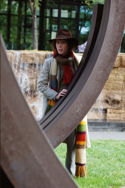 slythgeek: Cosplayer: demon-vice-commander Character: Fourth Doctor from Doctor Who Location: Cityga