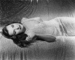 allthroughthenightb: Ella Raines.