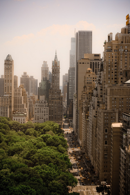 r2–d2:  Midtown by greyvdm 