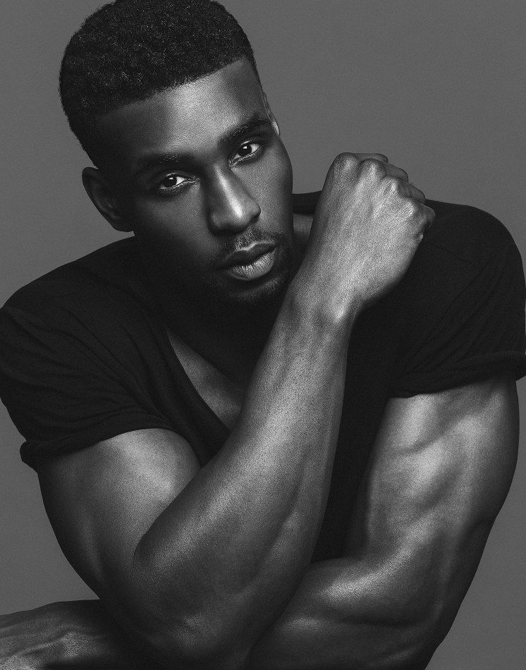 ohthentic:  kuja2013:  tysdel:    Joshua Cummings got cheek bones too   Oh 