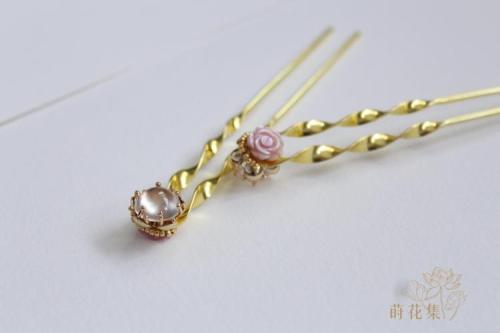 fouryearsofshades: 髮釵  Hair pin by  莳花集