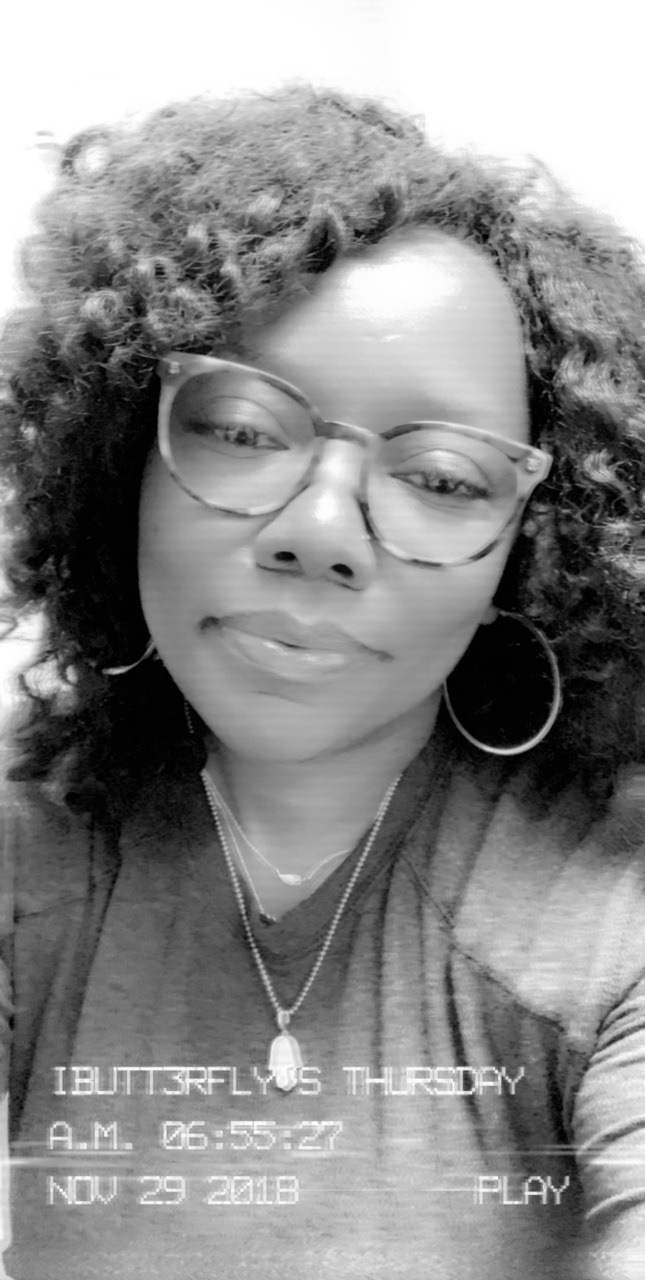 ibutt3rfly:  Black and white kinda day…💋💋