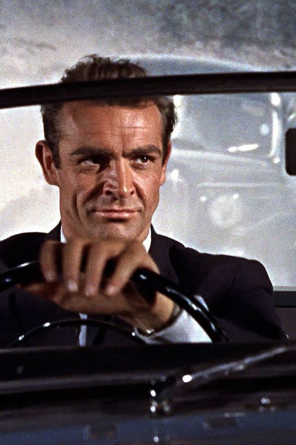 nickelsonwooster:  Connery.  Feo pues