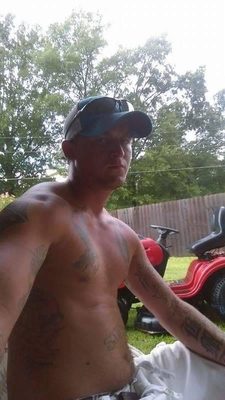 rednecksmoker:  HUMMMMMMMMMMMMMM!!!!! REDNECKSMOKER.TUMBLR.COM  