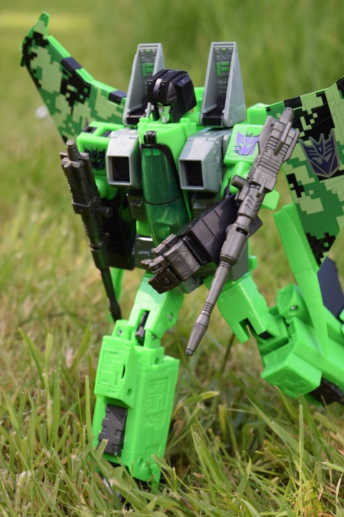 Takara Tomy Masterpiece MP-01 Acid StormThis was the first Masterpiece I bought, coming up for nearl