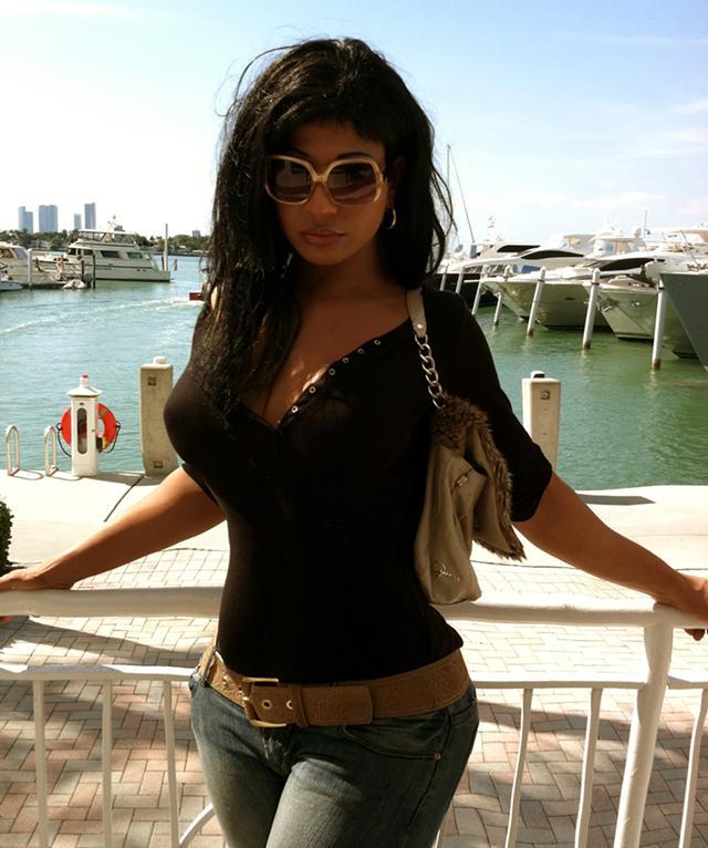 tgirlfantasy:  Gorgeous Transsexual Angeline de Silva Egyptian Goddess with hot body,