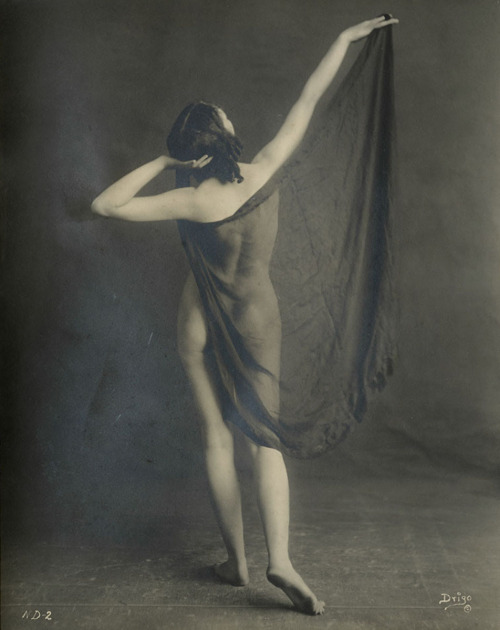 gmgallery:  Nelson Evans figure study, c. late 1910′s - early 1920′s www.stores.eBay.com