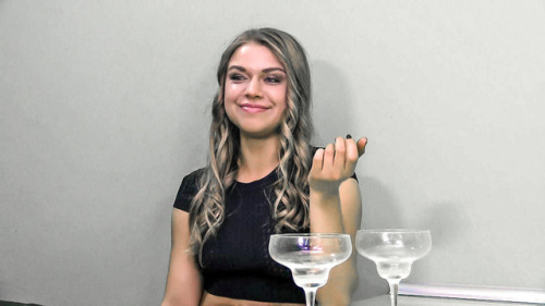 paintingwithcum: She knows whats good for a girl !