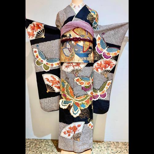 thekimonogallery:Kimono Hazuki Otsuka