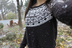 starry-niqht:  its snowing omggg  ig: starry.niqht ♡