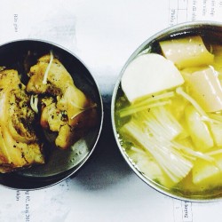 Canh gà nấu khoai và nấm. Yêu em đi em nấu cho ăn mỗi ngày =)))))) -#VSCOcam#mylunch#heath#food