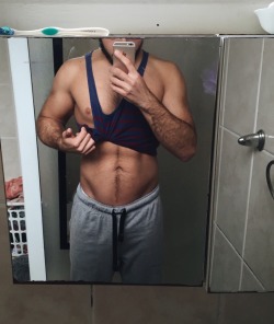 naathantyler:  eliaes:  come thru abs  .