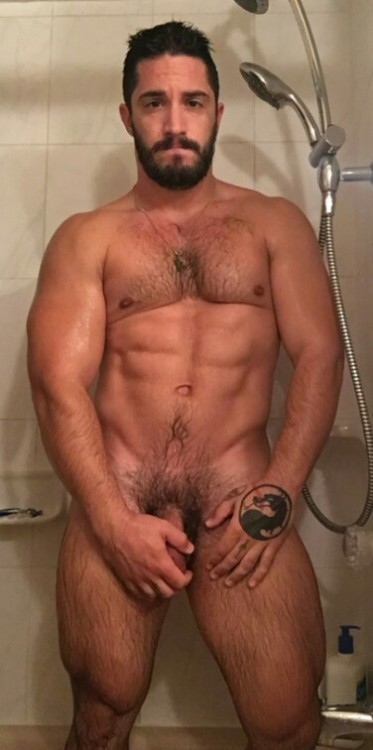 umcaraexagerado:  https://www.instagram.com/cleber_henrique_2/