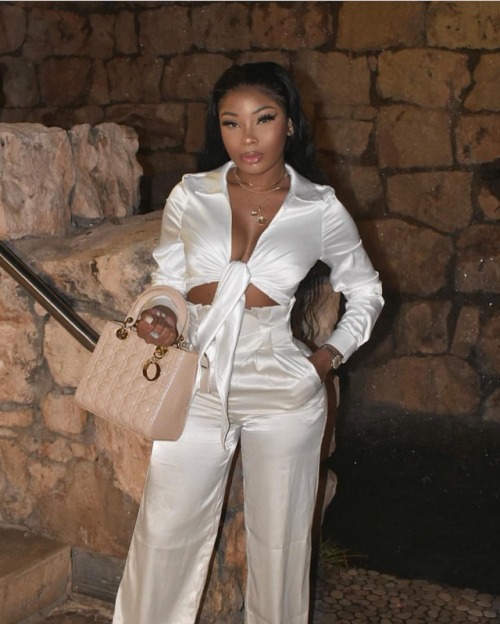 @aaliyahjay So bomb! #aaliyahjay #FashionVixenxo https://www.instagram.com/p/Bv4jtwVlOAp/?utm_source