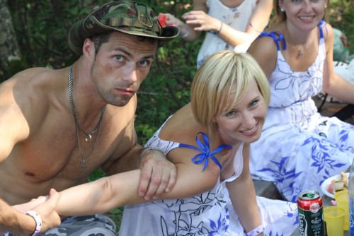 More nip slips and pussy slips pics at http://pussyslip.tumblr.com/