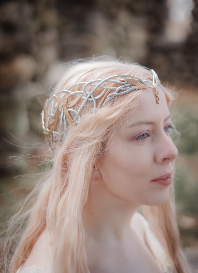 ✨Lady of Light✨
Can’t believe I’ve been sleeping on some of these Galadriel pics from Lizabet Roberts Photography?? She 