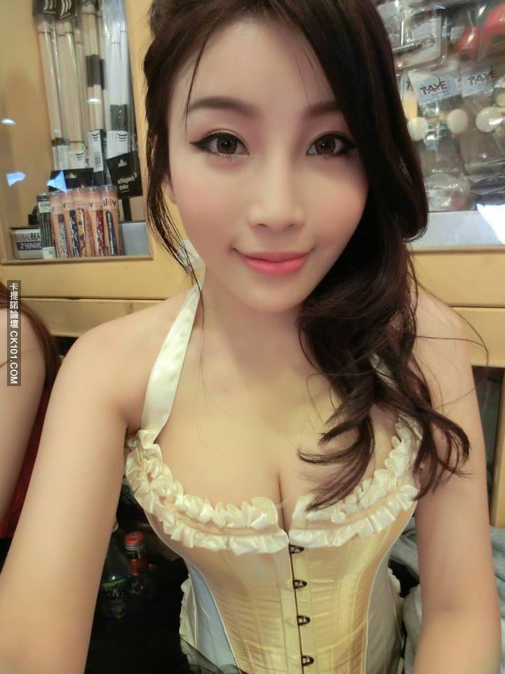 Asian girls, babes and models. Sexy and hot!