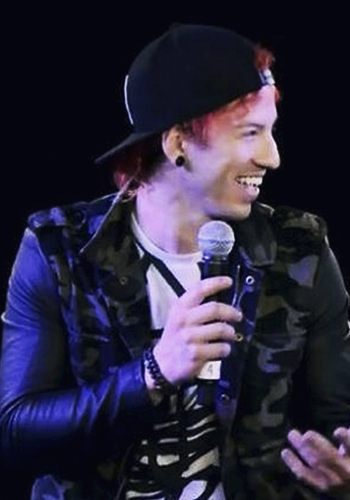 stay-loww:  Favorite Josh Dun outfits