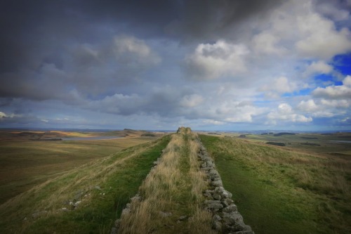 wishfulthinkment:Hadrian’s Wall, Britain.www.britainexpress.com/History/Hadrian’s