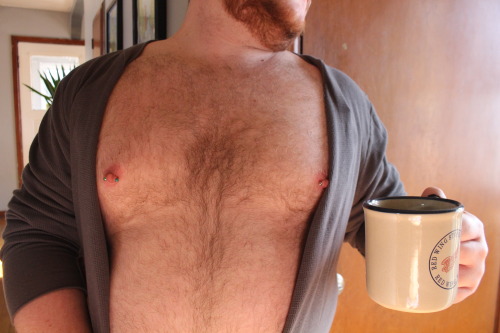 themantalope:Nips and coffee two of my favorite things. 