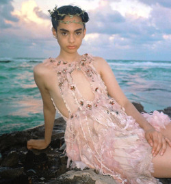 driflloon:  anikena: isis jimenez for vogue italia jan. 2019  