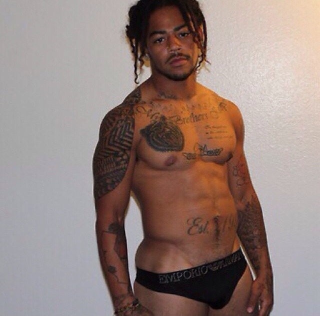 sleezedoutt:  The things I would do to him