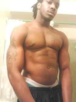 dominicanblackboy:  Dread got all that dick in the mirror!😍