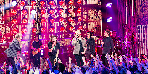 harrystylesdaily:  Dick Clark’s New Year’s Rockin’ Eve With Ryan Seacrest 2015