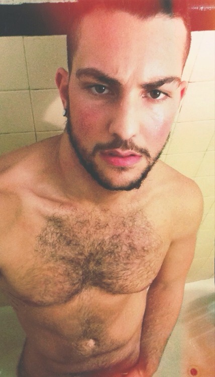 waywardwind91:ta1989:  Shower selfie kind of night  Perfect