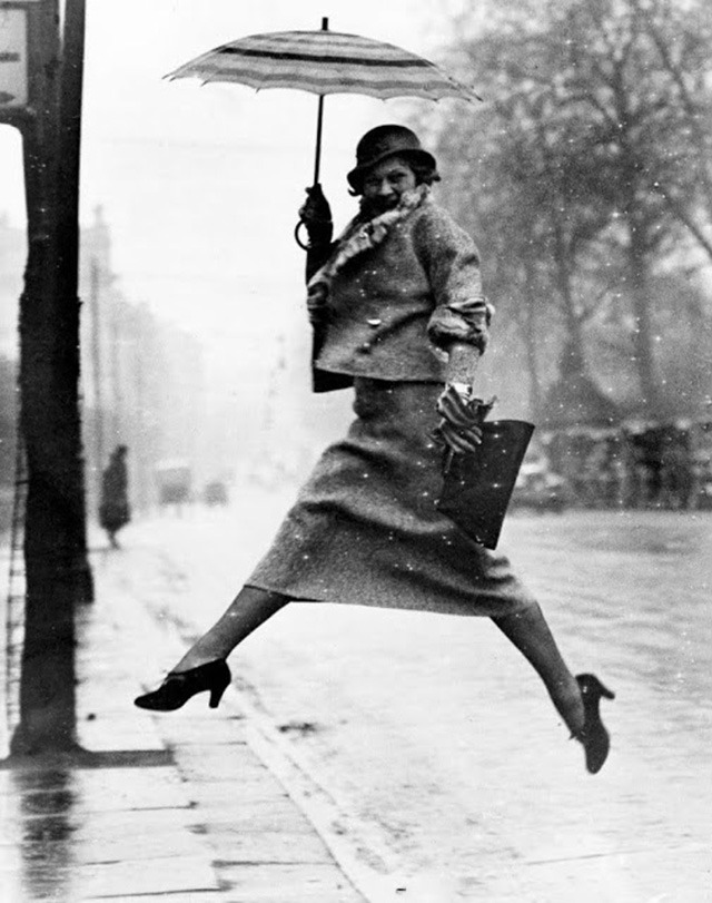 vintageeveryday:  Amazing fashion photography by Martin Munkacsi from between 1930s