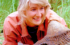 lucyliued:Favorite Characters | Dr. Ellie Sattler“Look, we can discuss sexism in survival situations