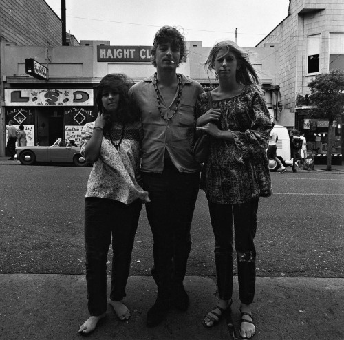 undergroundrockpress:Haight Ashbury, 1968Photo by Elaine Mayes