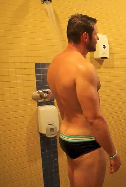 gurglygutguy:  musclsvg:  Ben Cohen’s hard, hairy, scorchin’ hot rugby bod in