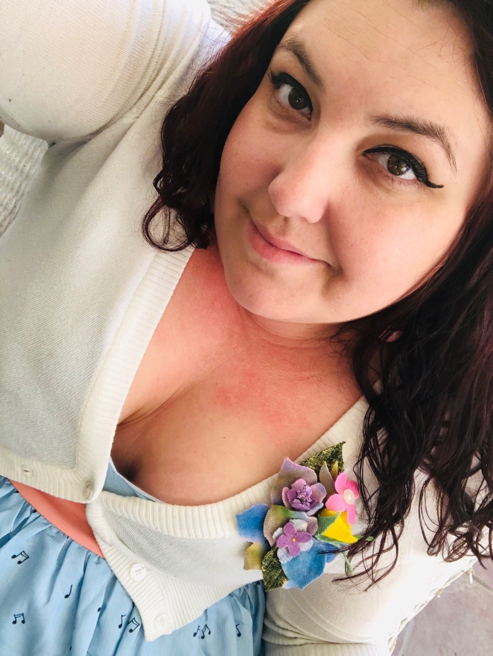 prettyplumpkitty:  I feel so pretty in this dress.   Very pretty